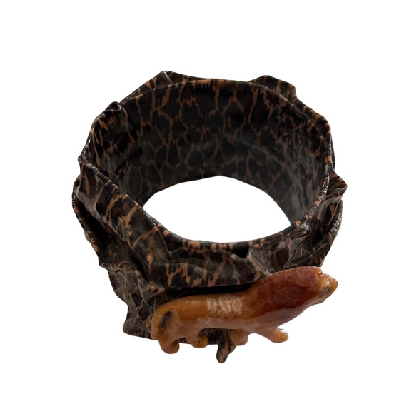 Vintage Paper Mache Bangle Bracelet with a Lion! - Picture 6 of 7